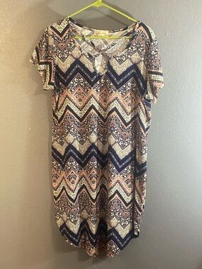 Sauci Plus Chevron Tie-Neck Tunic Dress in Navy and Peach